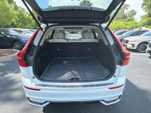 Certified 2023 Volvo XC60 B5 Ultimate w/ Protection Package Premier FWD image 23