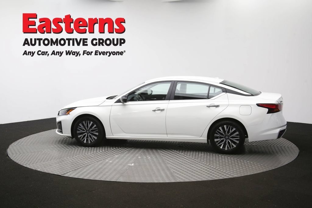 Used 2025 Nissan Altima 2.5 SV FWD image 58