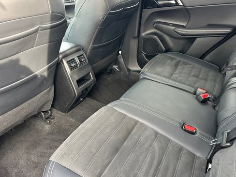 Used 2024 Mitsubishi Outlander SE image 12