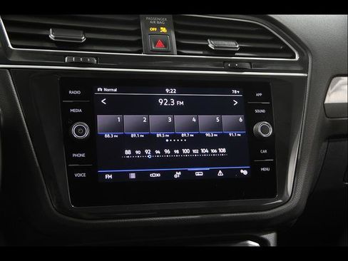 Certified 2024 Volkswagen Tiguan SE AWD/4WD image 10