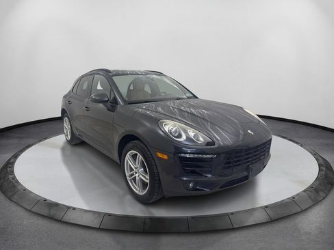 Used 2017 Porsche Macan AWD/4WD image 3
