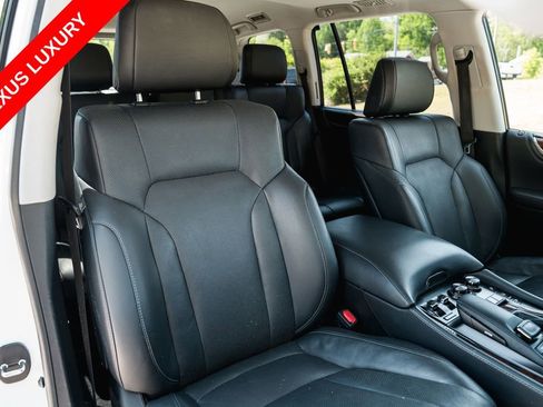 Used 2021 Lexus LX 570 4WD w/ Luxury Package image 30