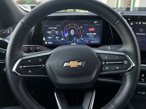 Used 2025 Chevrolet Equinox LT image 27