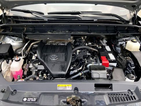 Certified 2024 Toyota Highlander LE image 31