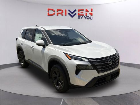 New 2026 Nissan Rogue SV FWD image 2