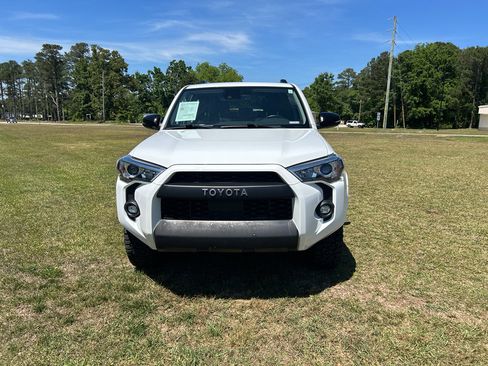 Used 2022 Toyota 4Runner SR5 Premium w/ Moonroof Package AWD/4WD image 3