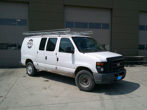 Used 2009 Ford E-250 and Econoline 250 RWD image 3