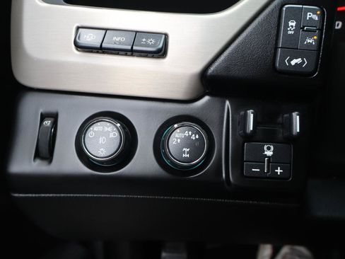 Used 2018 GMC Yukon Denali AWD/4WD image 18