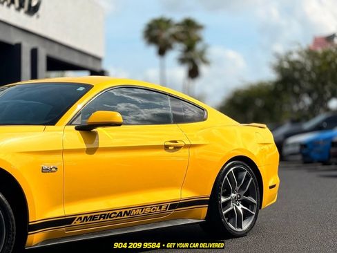 Used 2017 Ford Mustang GT RWD image 3