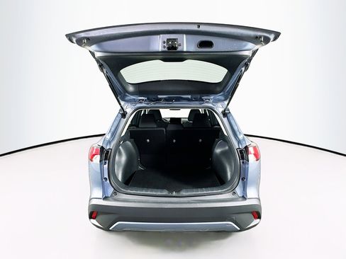 Used 2024 Toyota Corolla Cross LE image 27