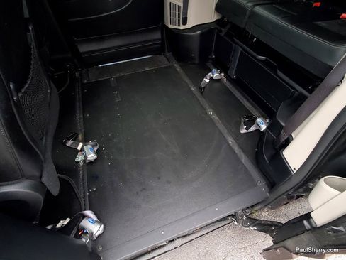 Used 2019 Dodge Grand Caravan SXT image 20