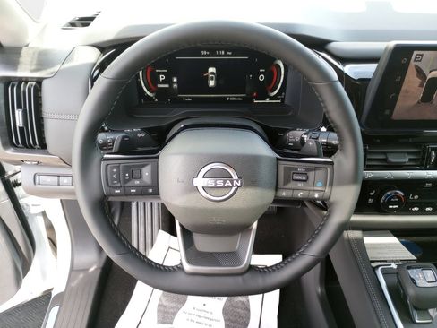 New 2026 Nissan Pathfinder Platinum image 10