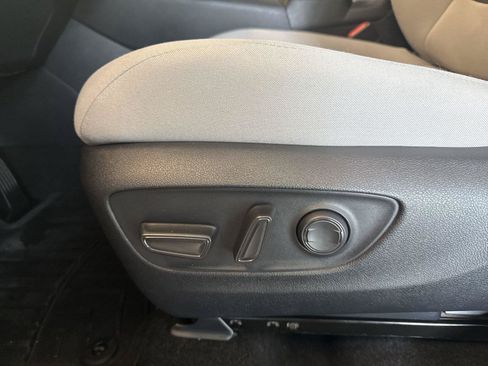 Used 2022 Toyota RAV4 XLE w/ Convenience Package AWD/4WD image 14