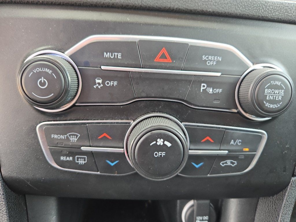 Used 2023 Dodge Charger SXT RWD image 27