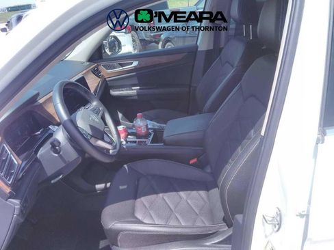 Used 2025 Volkswagen Atlas SE AWD/4WD image 6