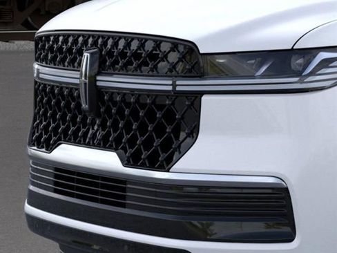 New 2026 Lincoln Navigator Reserve w/ Jet Appearance Package image 17