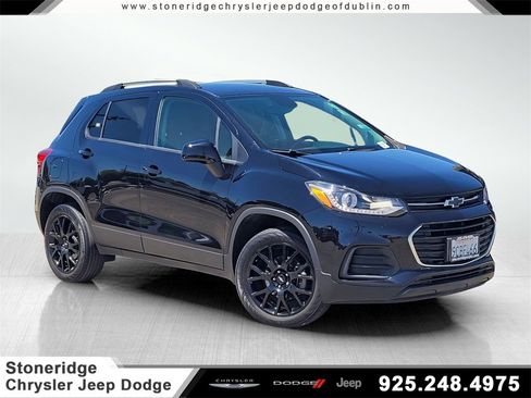 Used 2022 Chevrolet Trax LT w/ Midnight Edition image 1