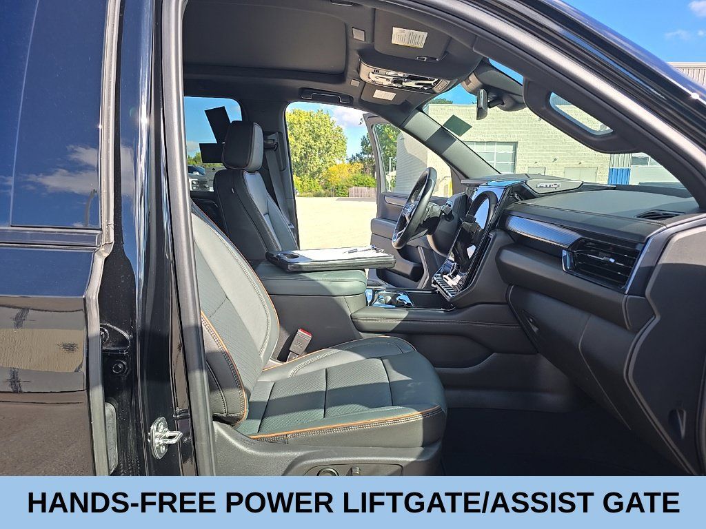 Used 2026 GMC Yukon XL AT4 AWD/4WD image 22
