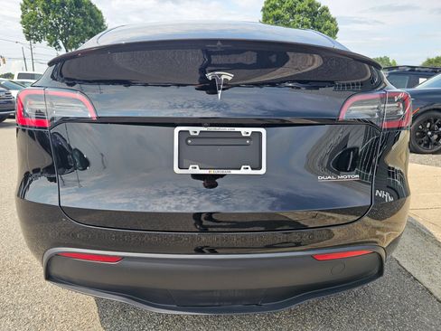 Used 2023 Tesla Model Y Performance AWD/4WD image 4
