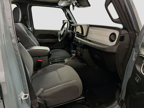 Used 2024 Jeep Wrangler Willys image 31