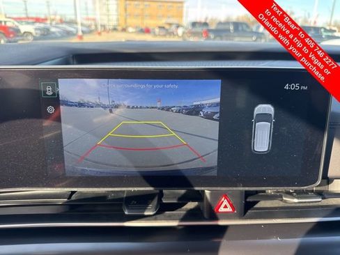 Used 2025 Kia Carnival image 25