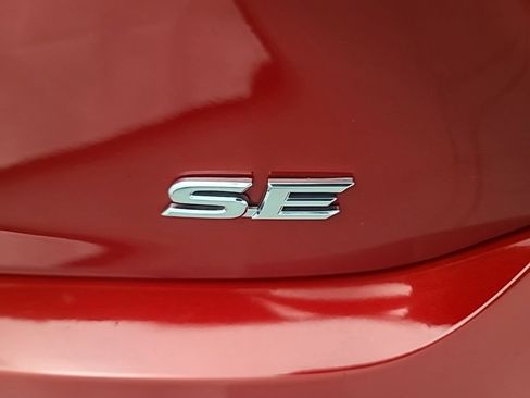 Used 2025 Toyota Camry SE FWD image 12