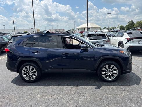 Used 2021 Toyota RAV4 XLE Premium FWD image 2