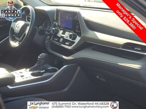 Used 2023 Toyota Highlander LE AWD/4WD image 29