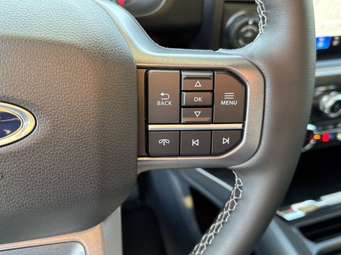 New 2026 Ford F250 Lariat w/ Black Appearance Package image 33