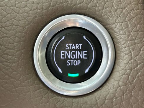 Used 2021 GMC Yukon XL Denali image 27