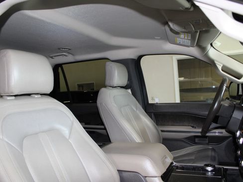 Used 2018 Ford Expedition Limited w/ Driver Assistance Package RWD image 39