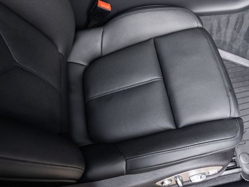 Certified 2026 Porsche Macan AWD/4WD image 46
