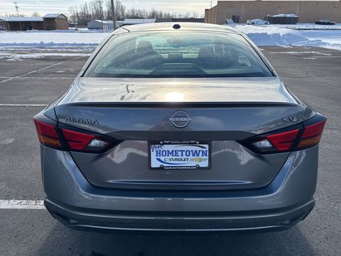 Used 2024 Nissan Altima 2.5 SV image 6