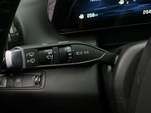 Used 2025 Chevrolet Equinox LT image 34