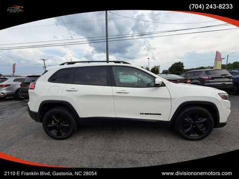 Used 2019 Jeep Cherokee Latitude Plus FWD image 5