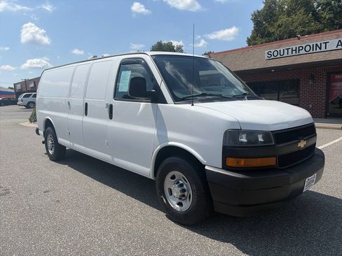 Used 2020 Chevrolet Express 2500 Extended w/ Enhanced Convenience Package RWD image 3