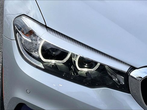 Used 2019 BMW 530i xDrive w/ Convenience Package image 29