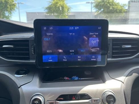 Used 2022 Ford Explorer XLT w/ Equipment Group 202A RWD image 12