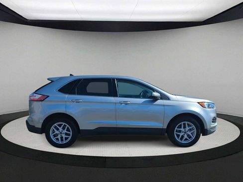 Used 2023 Ford Edge SEL image 9