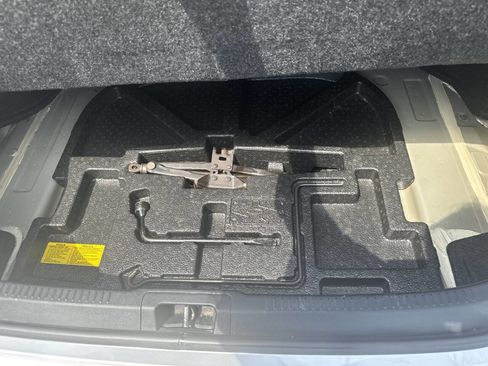 Used 2012 Toyota Camry LE image 26