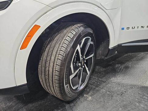 Used 2025 Chevrolet Equinox EV LT w/ LPO, All-Weather Mat Package FWD image 33