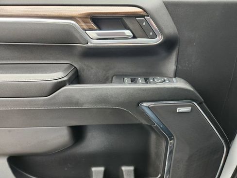 Used 2024 Chevrolet Silverado 1500 LT Trail Boss w/ LT Trail Boss Premium Package image 19