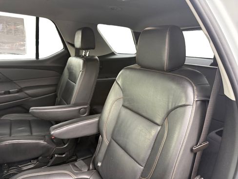 Used 2020 Chevrolet Traverse LT w/ LT Premium Package image 16