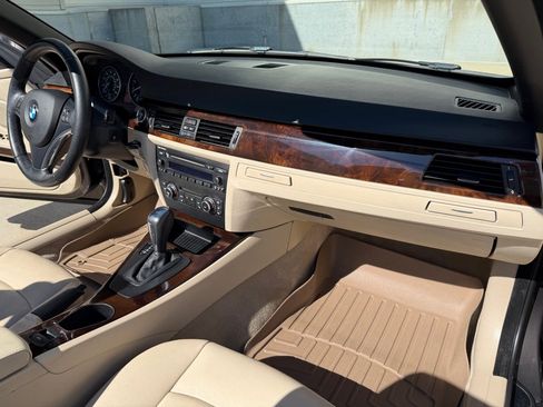 Used 2010 BMW 328i Convertible w/ Premium Pkg image 22