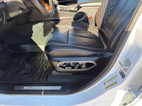 Used 2025 Jeep Grand Cherokee Summit AWD/4WD image 29