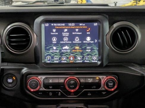 Certified 2023 Jeep Gladiator Sport AWD/4WD image 15