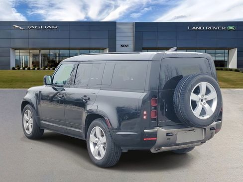 Certified 2025 Land Rover Defender 130 X-Dynamic SE AWD/4WD image 4