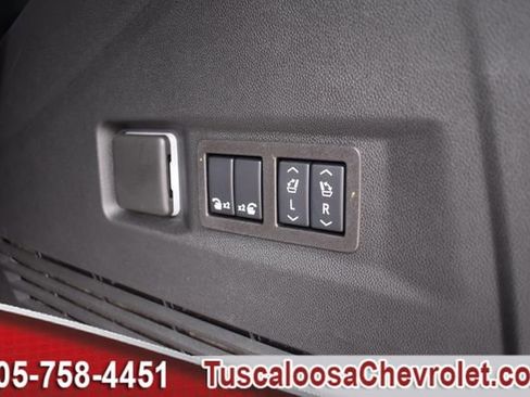 Used 2025 Chevrolet Tahoe High Country image 11