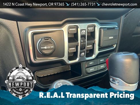 Used 2019 Jeep Wrangler Unlimited Sahara AWD/4WD image 21