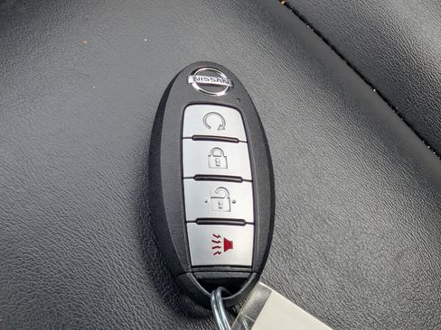 Used 2022 Nissan Murano SV AWD/4WD image 19